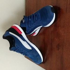 size 4 Pumas